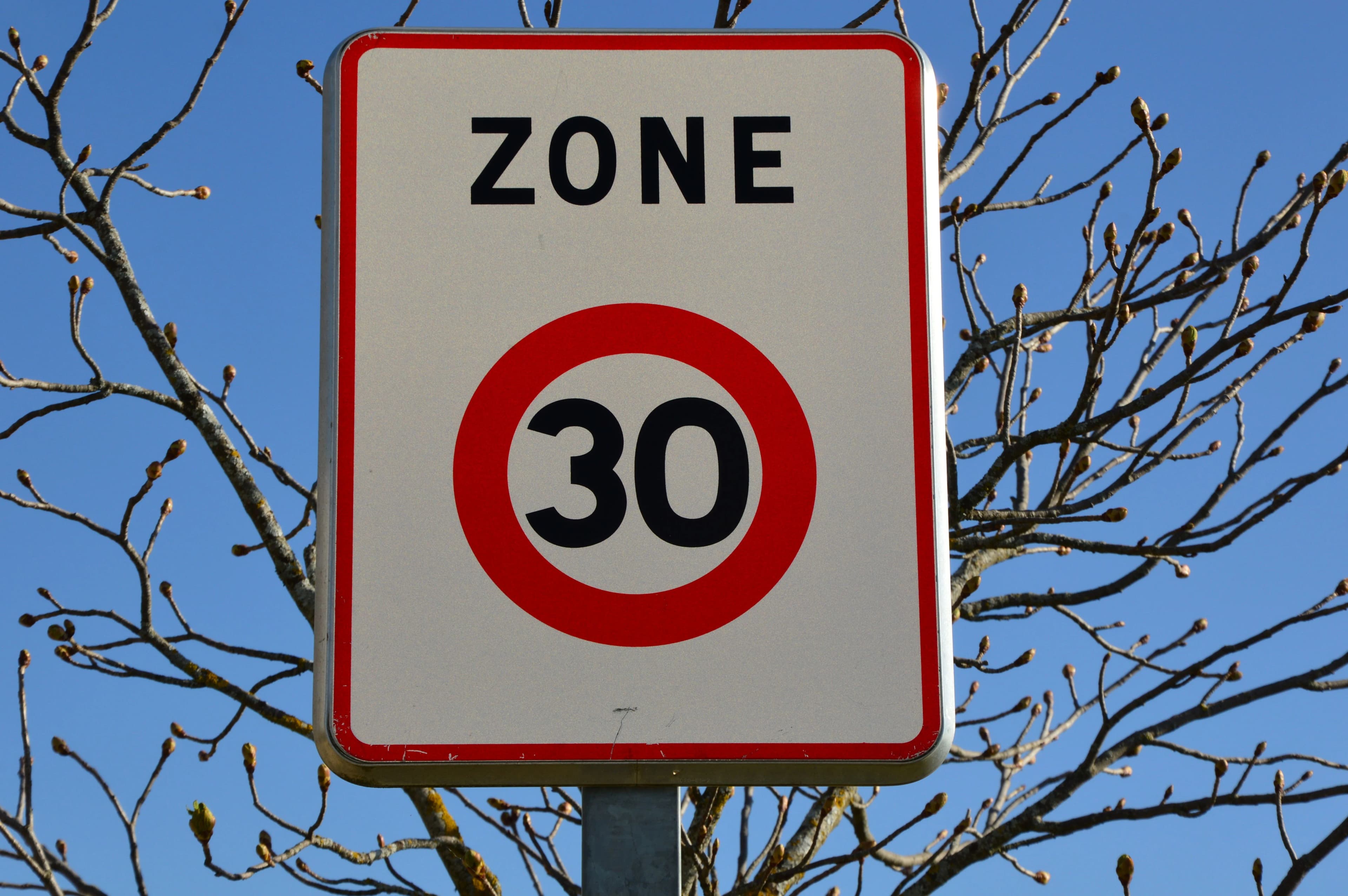 Zone 30 in de bebouwde kom: de juiste snelheid kiezen
